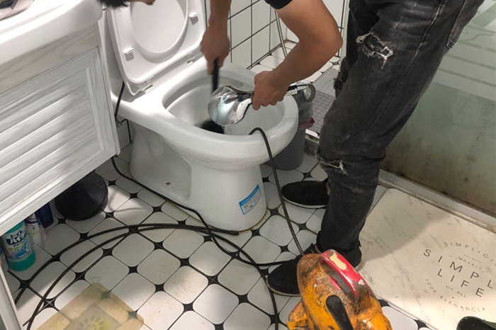 柯桥马桶经常堵塞竟是因为它们,别因方便惹来大麻烦